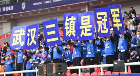 山东泰山客场阻击申花，卡扎伊什维利再次戴帽，两场狂轰7球